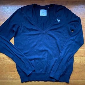 New Abercrombie and Fitch sweater Size Medium
Vintage